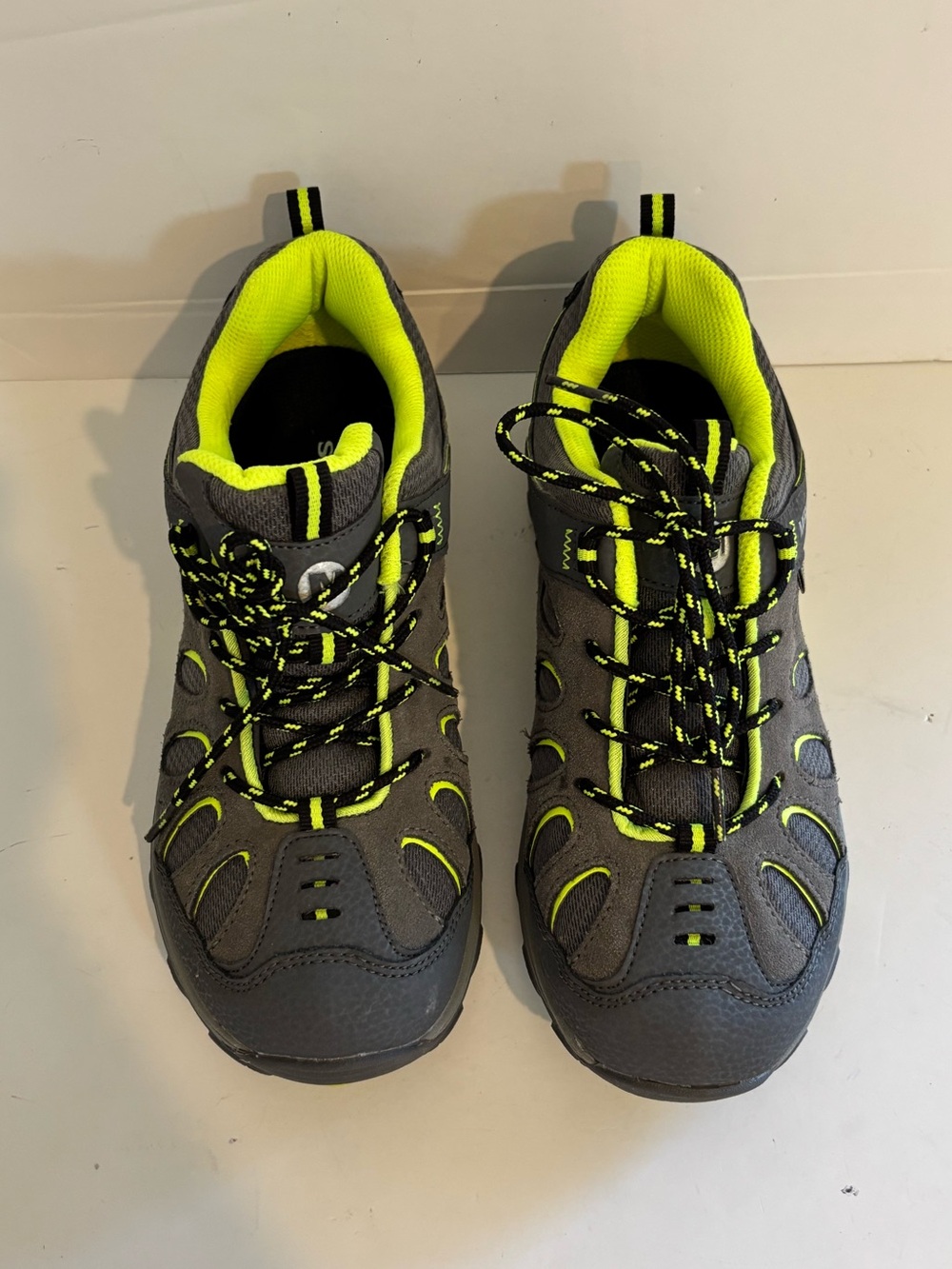 Merrell Chameleon Low Lace Waterproof Trail/Hiking/Outdoor Boot/Sneaker Hybrid - Picture 2 of 9
